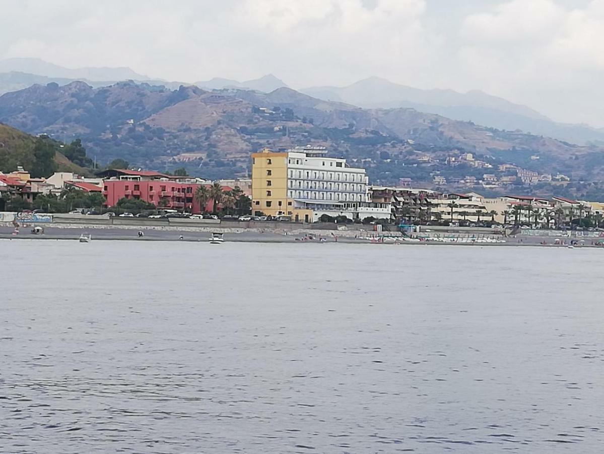 Hotel Kennedy SantʼAlessio Siculo Buitenkant foto